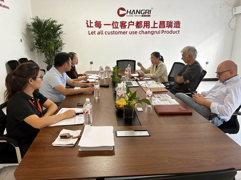昌瑞爐業喜迎意大利尊貴客戶，共啟井式升降爐采購新篇章